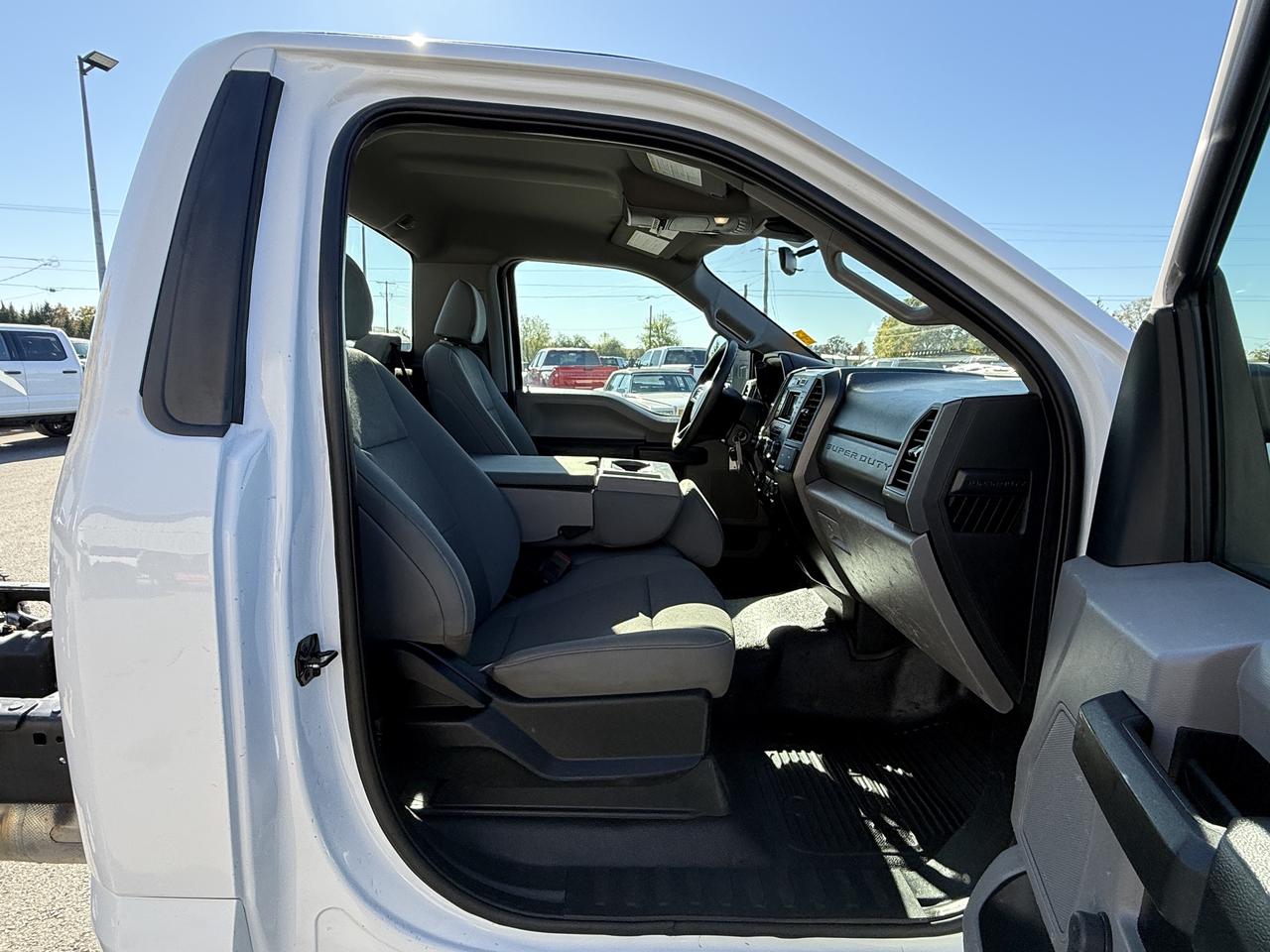 2020 Ford F-550 XLT 4WD Reg Cab 169  WB 84  CA Photo