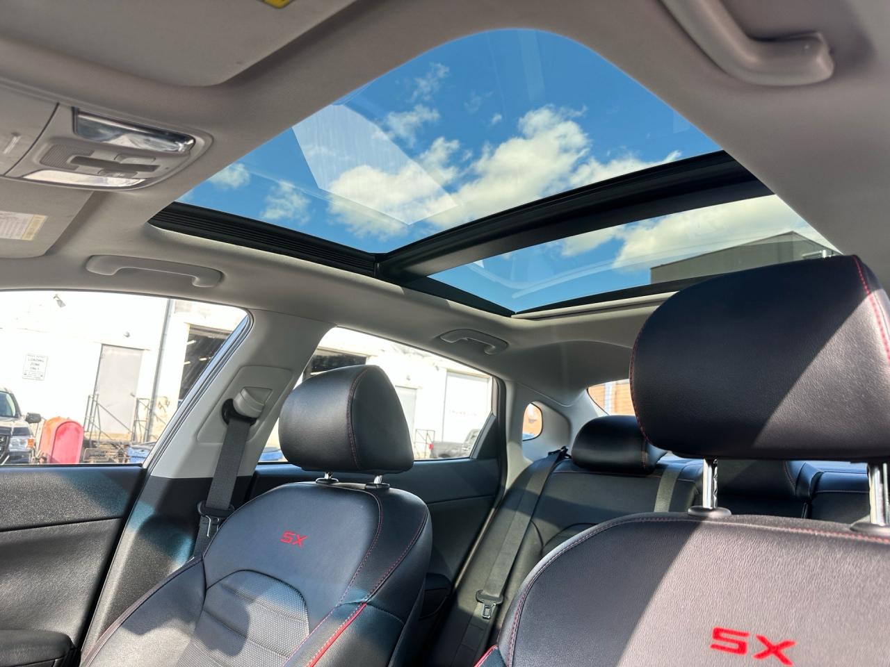 2019 Kia Optima SX Turbo ~ LEATHER ~ CARPLAY ~ CERTIFIED Photo