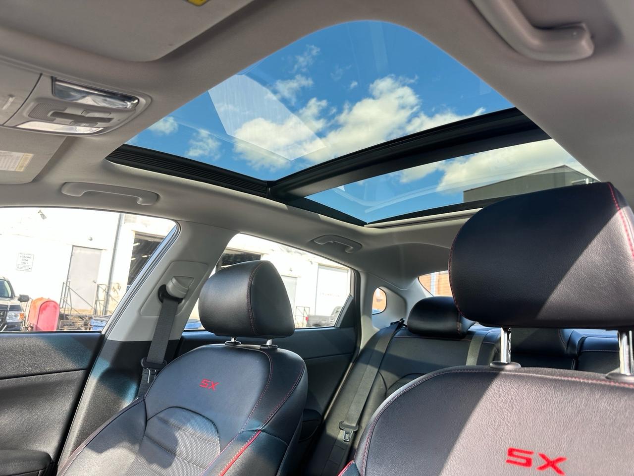 2019 Kia Optima SX Turbo ~ LEATHER ~ CARPLAY ~ CERTIFIED Photo