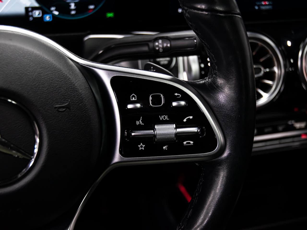 2022 Mercedes-Benz GLB GLB 250 4MATIC SUV BLIND SPOTS NAVI REAR CAMERA Photo