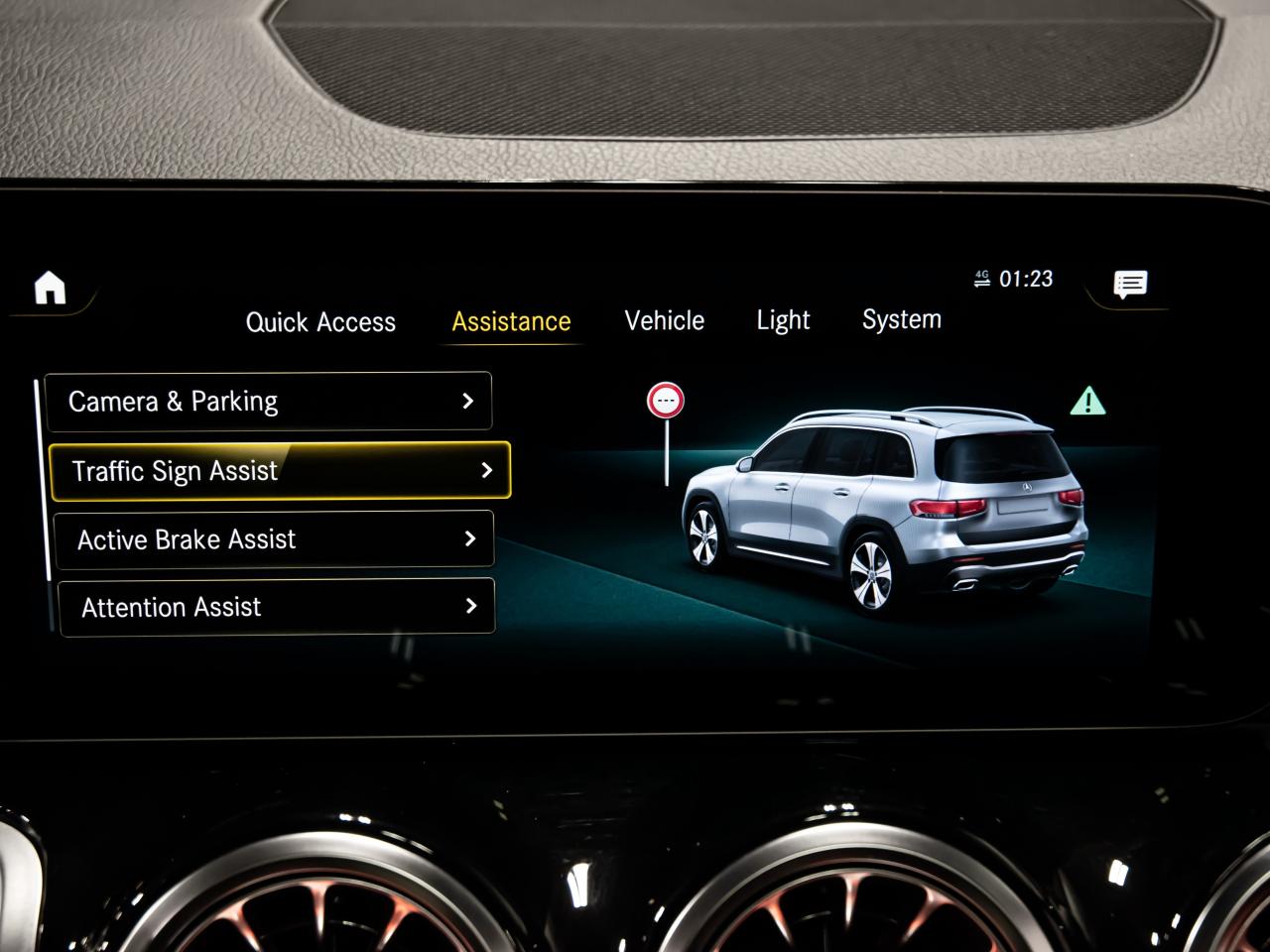 2022 Mercedes-Benz GLB GLB 250 4MATIC SUV BLIND SPOTS NAVI REAR CAMERA Photo