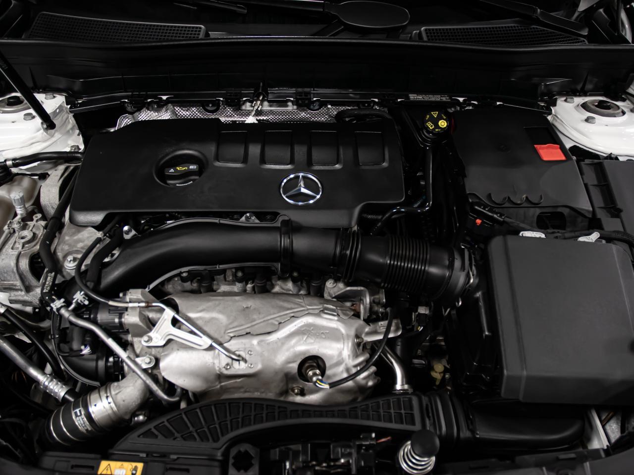 2022 Mercedes-Benz GLB GLB 250 4MATIC SUV BLIND SPOTS NAVI REAR CAMERA Photo