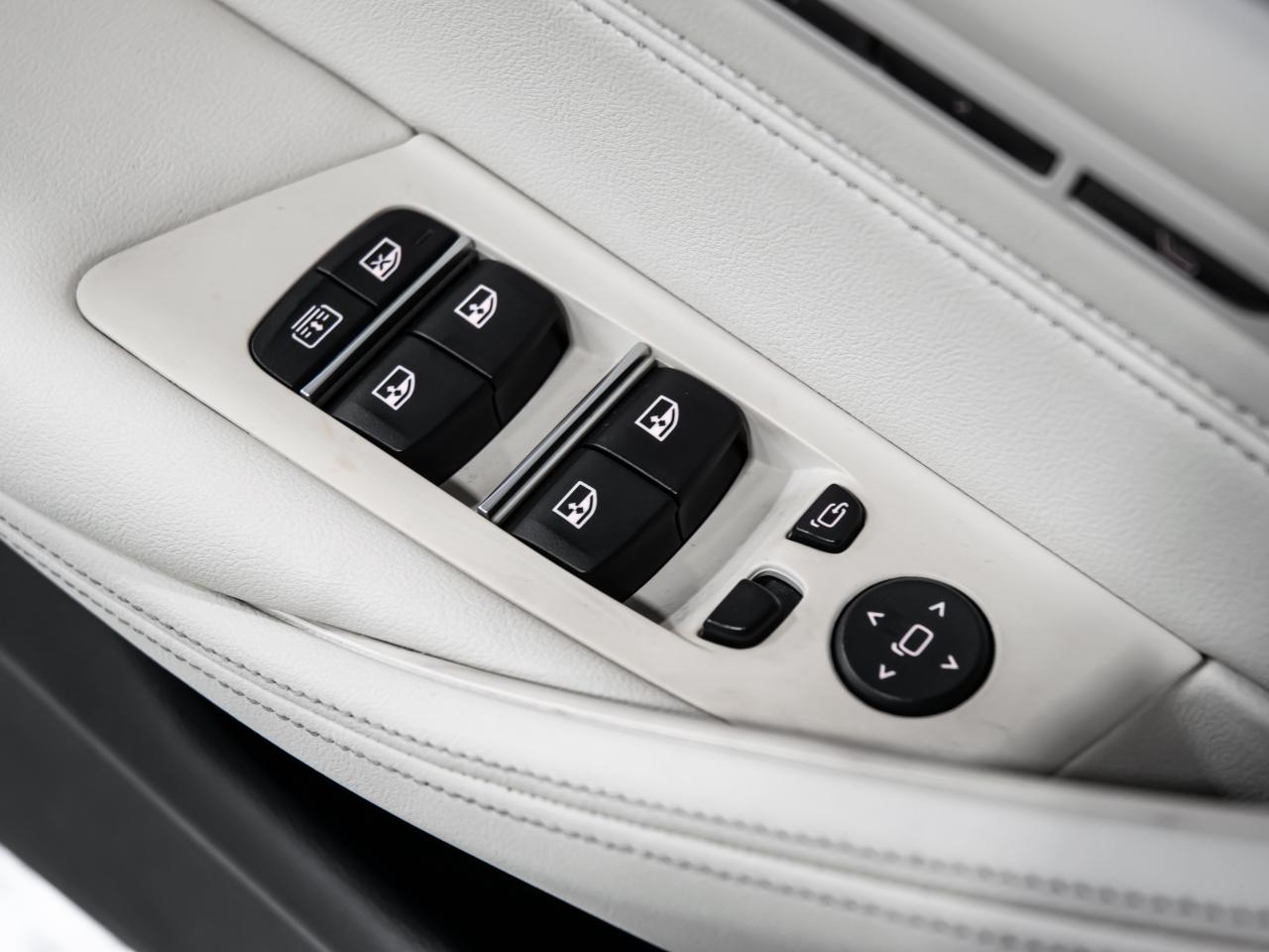 2021 BMW 5 Series M550i xDrive REMOTE PARKING PKG HEADS UP NAVI Photo