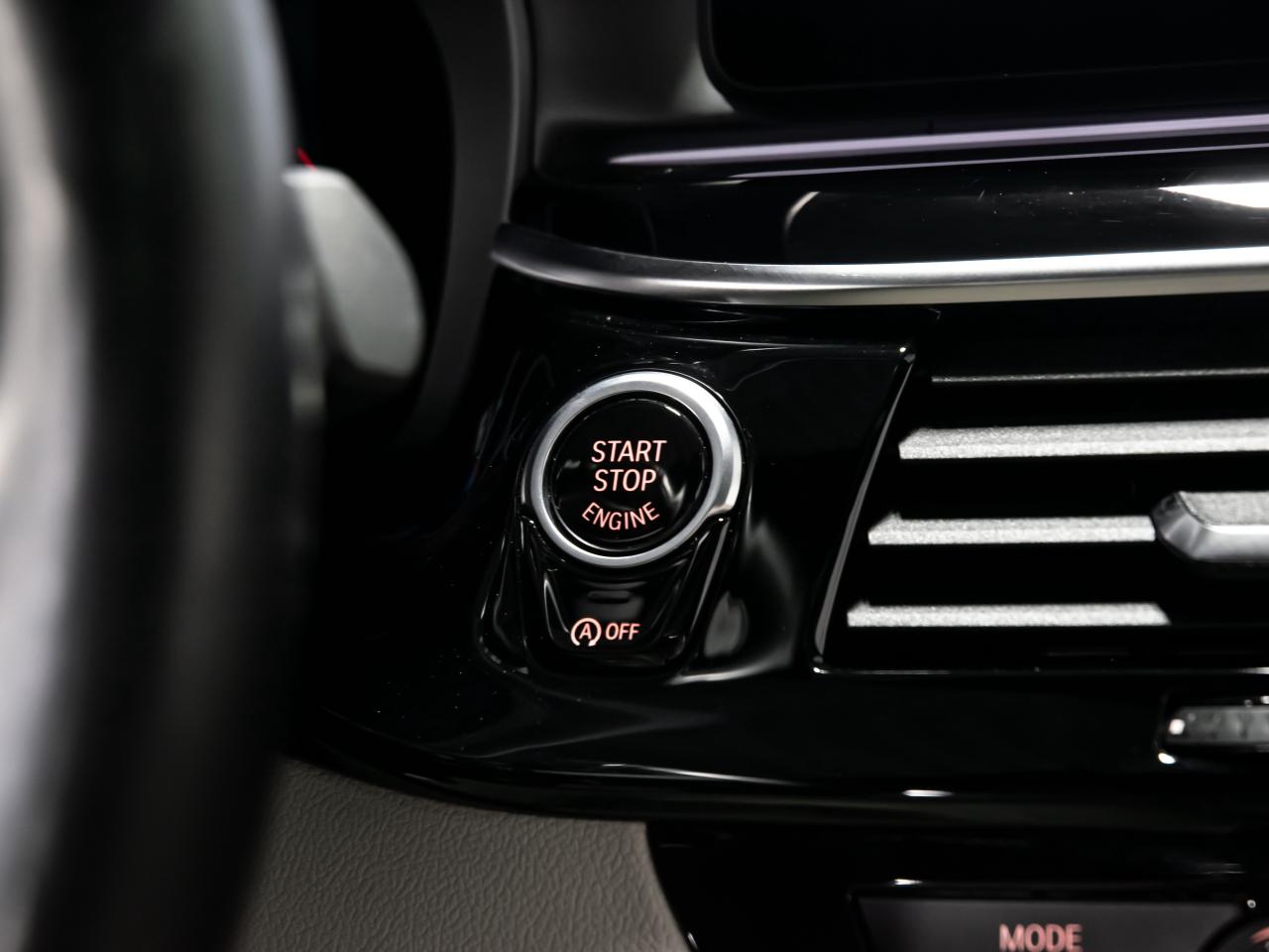 2021 BMW 5 Series M550i xDrive REMOTE PARKING PKG HEADS UP NAVI Photo