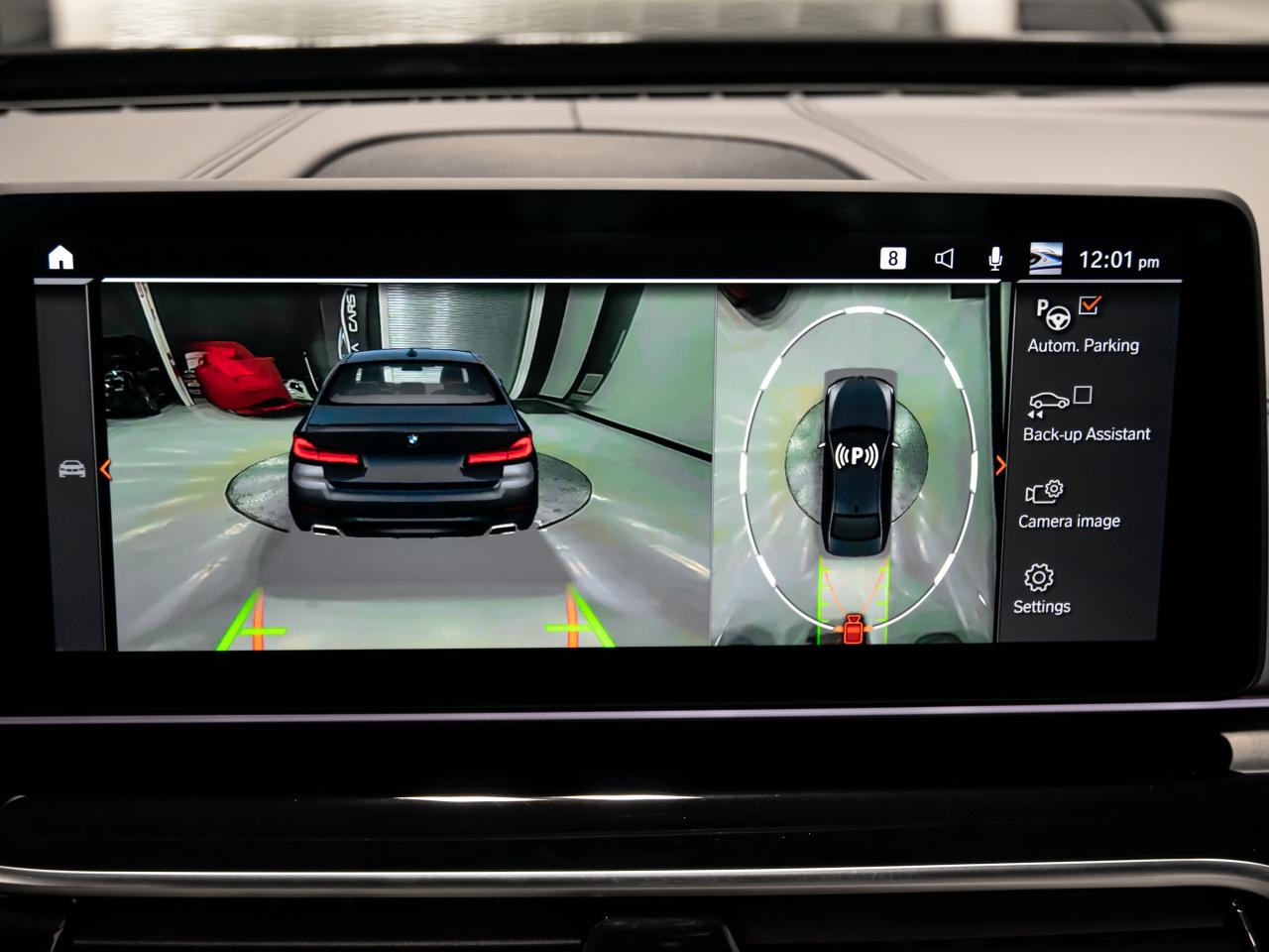 2021 BMW 5 Series M550i xDrive REMOTE PARKING PKG HEADS UP NAVI Photo