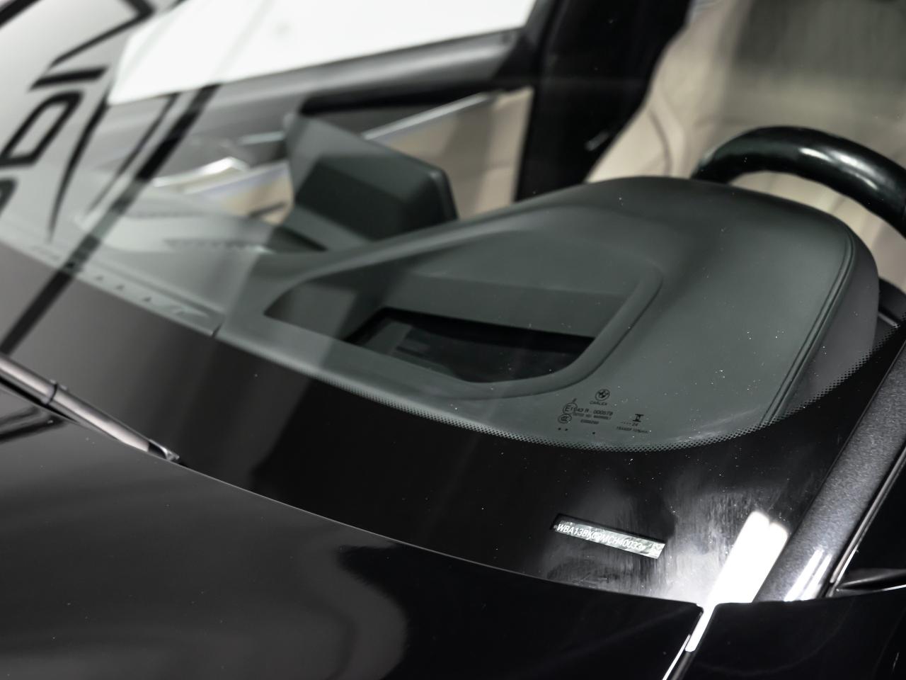 2021 BMW 5 Series M550i xDrive REMOTE PARKING PKG HEADS UP NAVI Photo