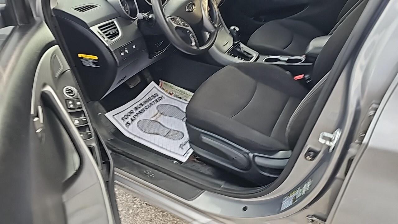 2016 Hyundai Elantra 4dr Sdn Auto Sport Appearance/Sun Roof/Fog Light/R Photo