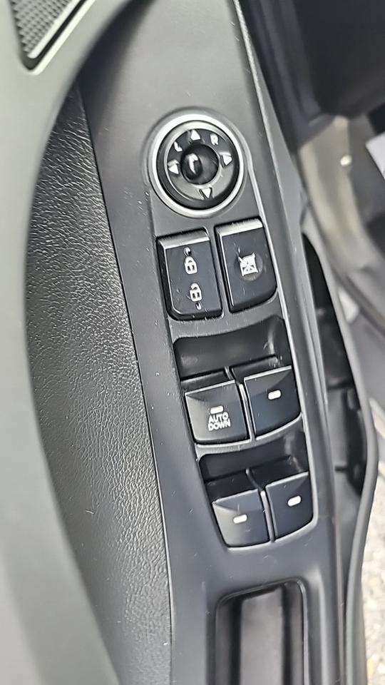 2016 Hyundai Elantra 4dr Sdn Auto Sport Appearance/Sun Roof/Fog Light/R Photo