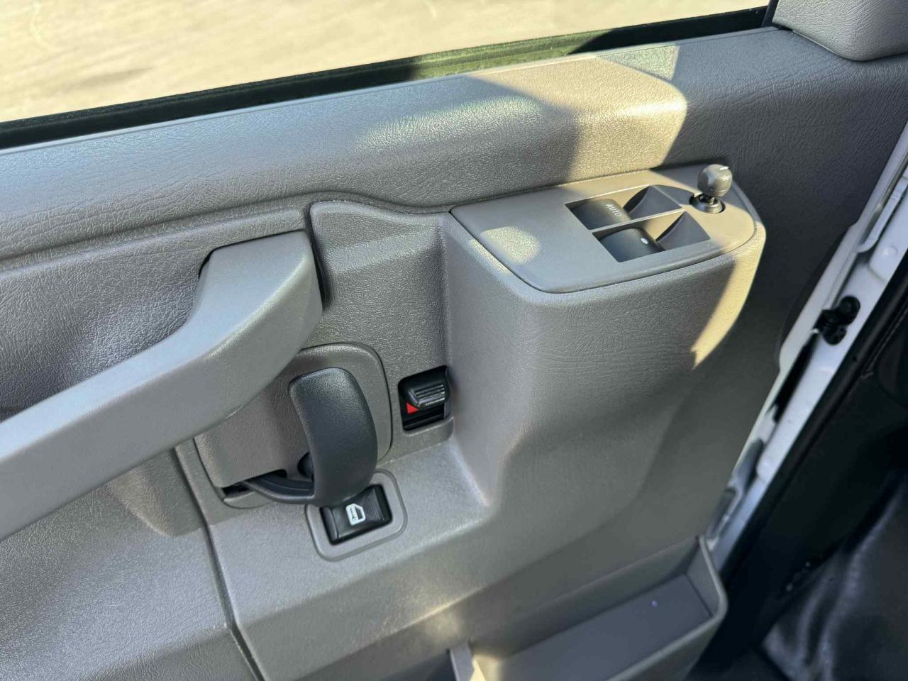 2024 Chevrolet Express RWD 2500 Photo