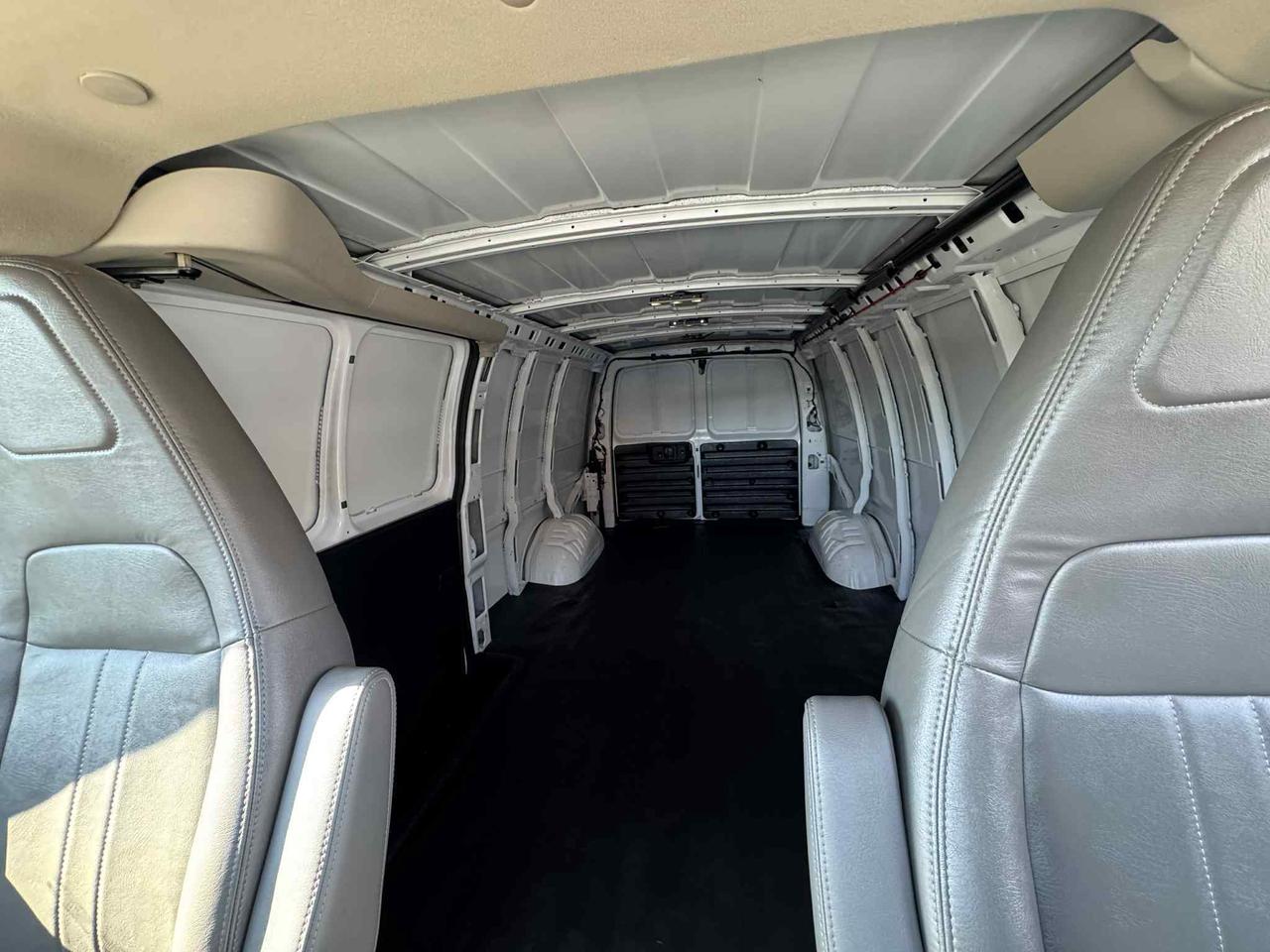 2024 Chevrolet Express RWD 2500 Photo