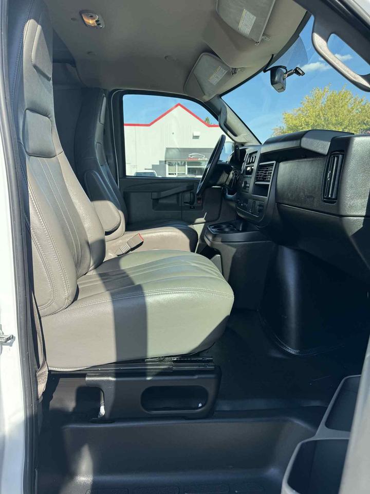 2024 Chevrolet Express RWD 2500 Photo