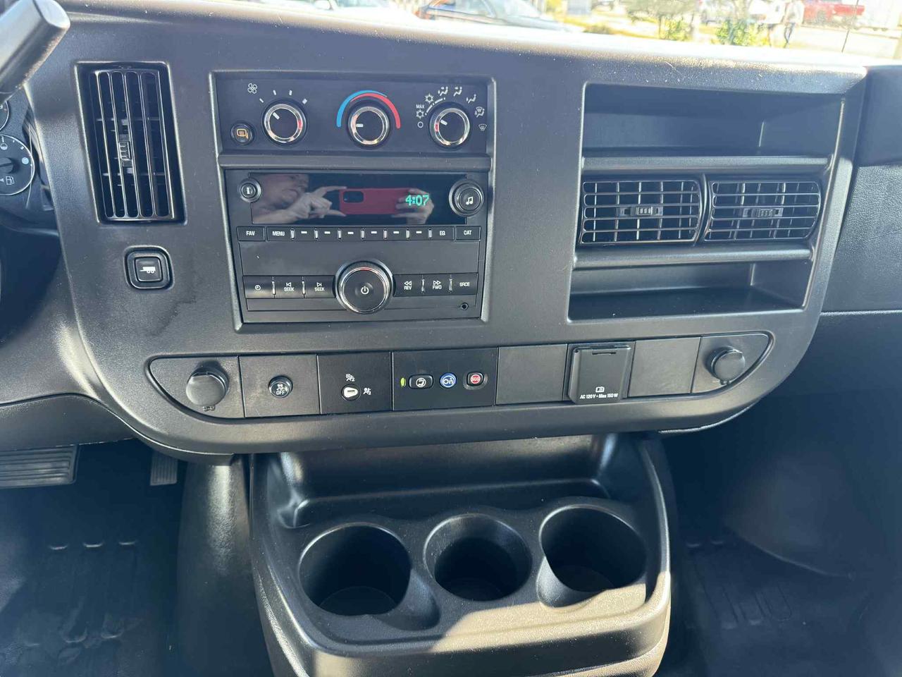 2024 Chevrolet Express RWD 2500 Photo