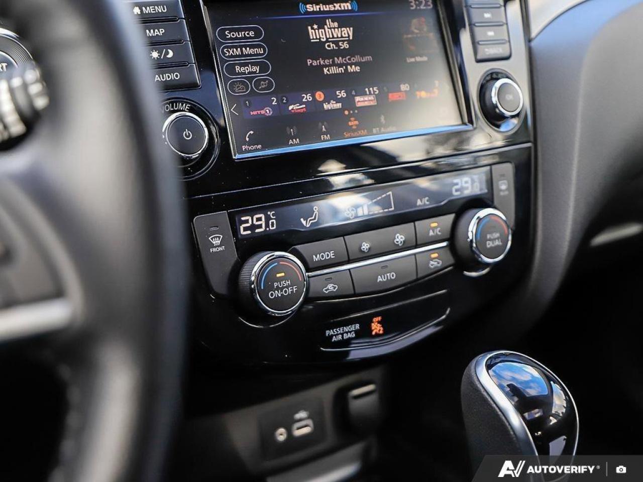 2022 Nissan Qashqai SVACCIDENT-FREE, SUNROOF, BACKUP CAM, HTD SEATS, C Photo