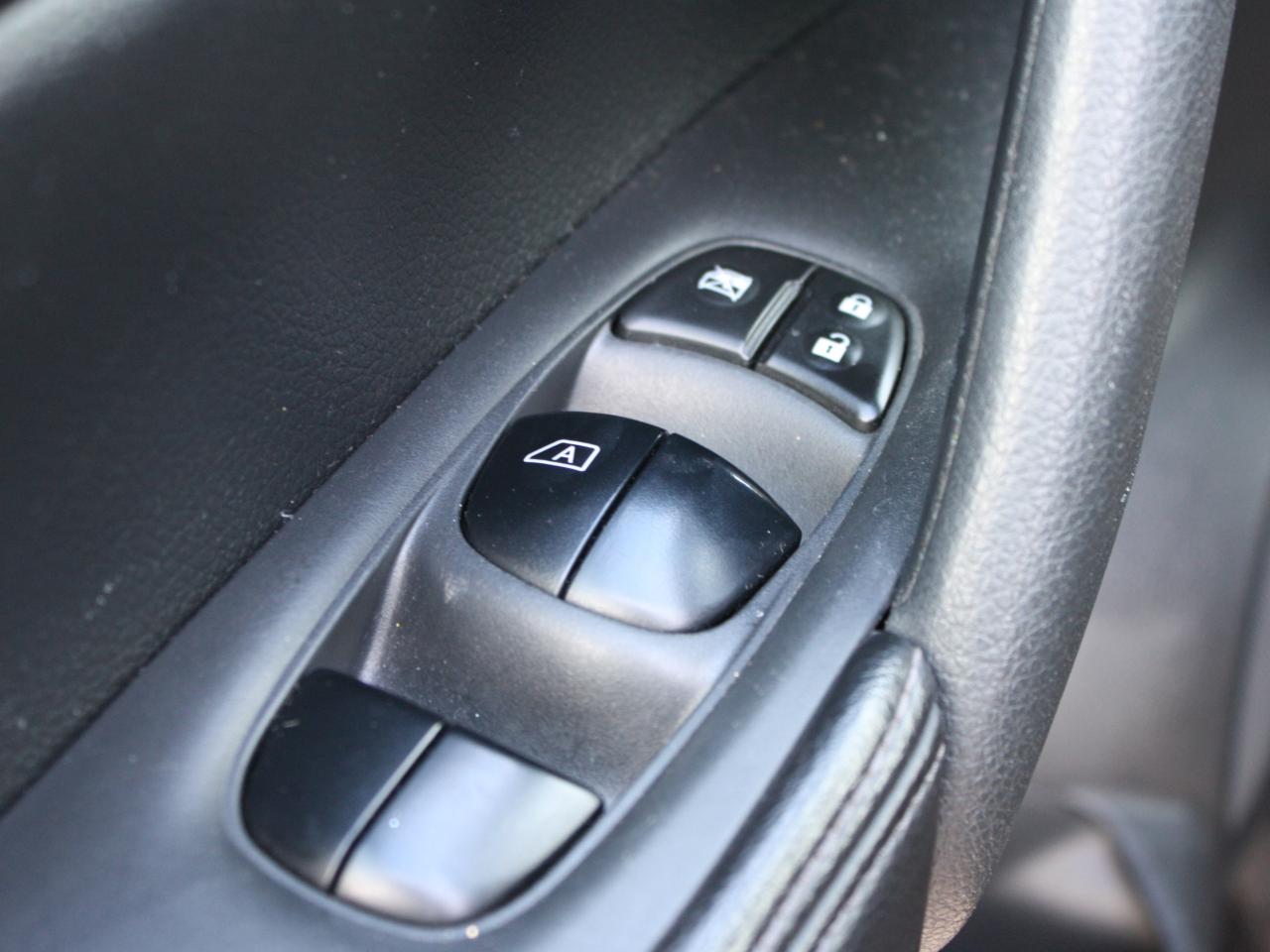 2016 Nissan Rogue FWD 4dr S  As-Is Special Photo