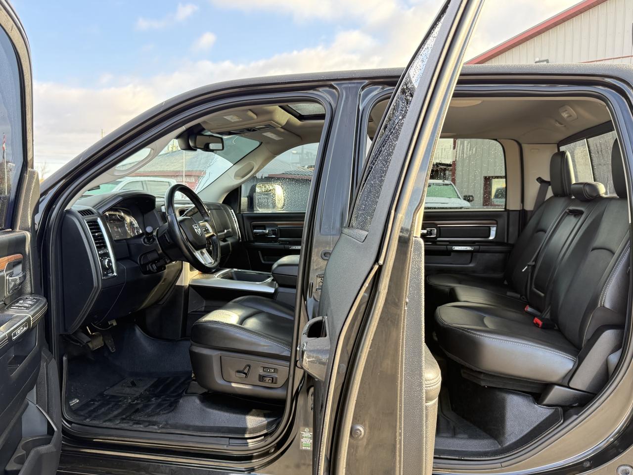 2016 RAM 2500 LARAMIE LEVEL/WHEEL/TIRE PKG!! Photo