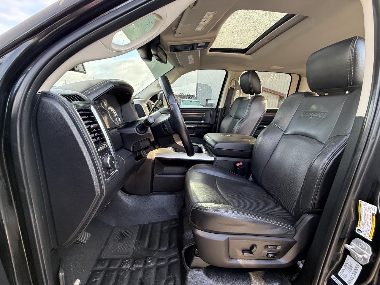 2016 RAM 2500 LARAMIE LEVEL/WHEEL/TIRE PKG!! Photo