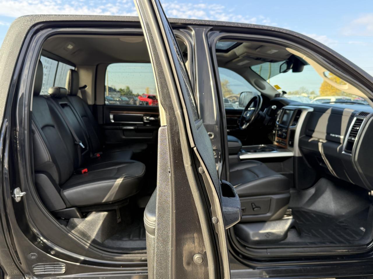 2016 RAM 2500 LARAMIE LEVEL/WHEEL/TIRE PKG!! Photo