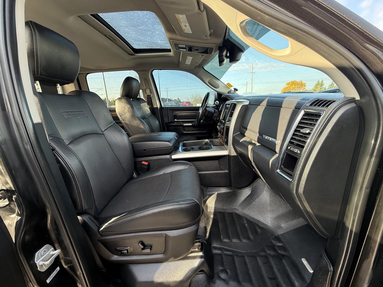 2016 RAM 2500 LARAMIE LEVEL/WHEEL/TIRE PKG!! Photo