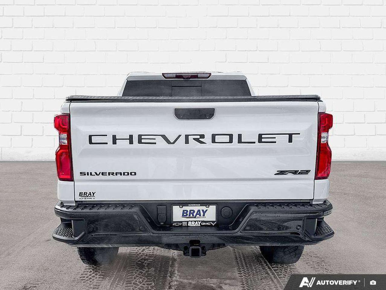 2024 Chevrolet Silverado 1500 BEDLINER. RUNNING BOARDS. TONNEAU COVER. HITCH GUIDANCE W/HITCH VIEW. TRAILERING PKG. HD SURROUND VISION. Photo