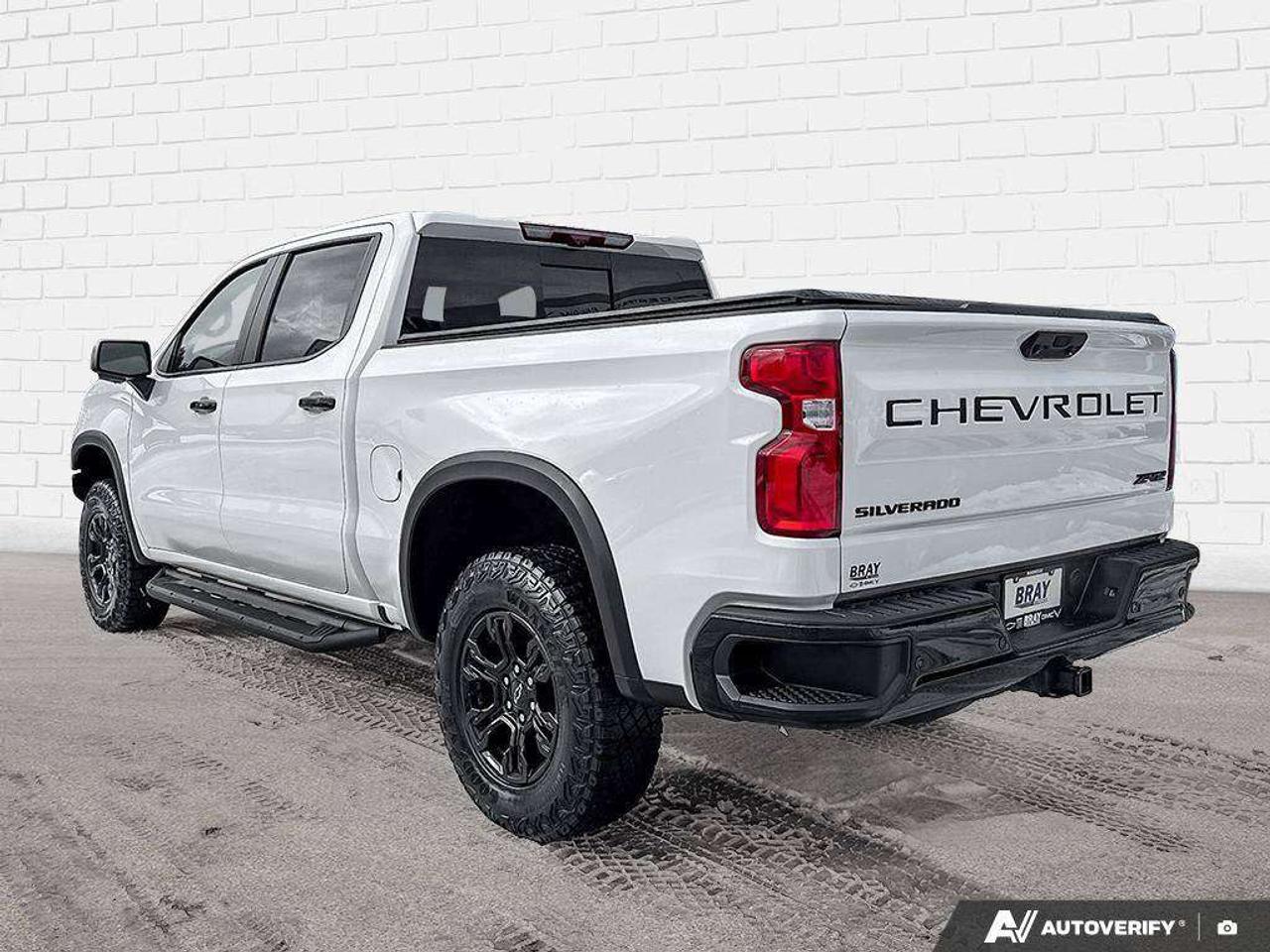 2024 Chevrolet Silverado 1500 BEDLINER. RUNNING BOARDS. TONNEAU COVER. HITCH GUIDANCE W/HITCH VIEW. TRAILERING PKG. HD SURROUND VISION. Photo2