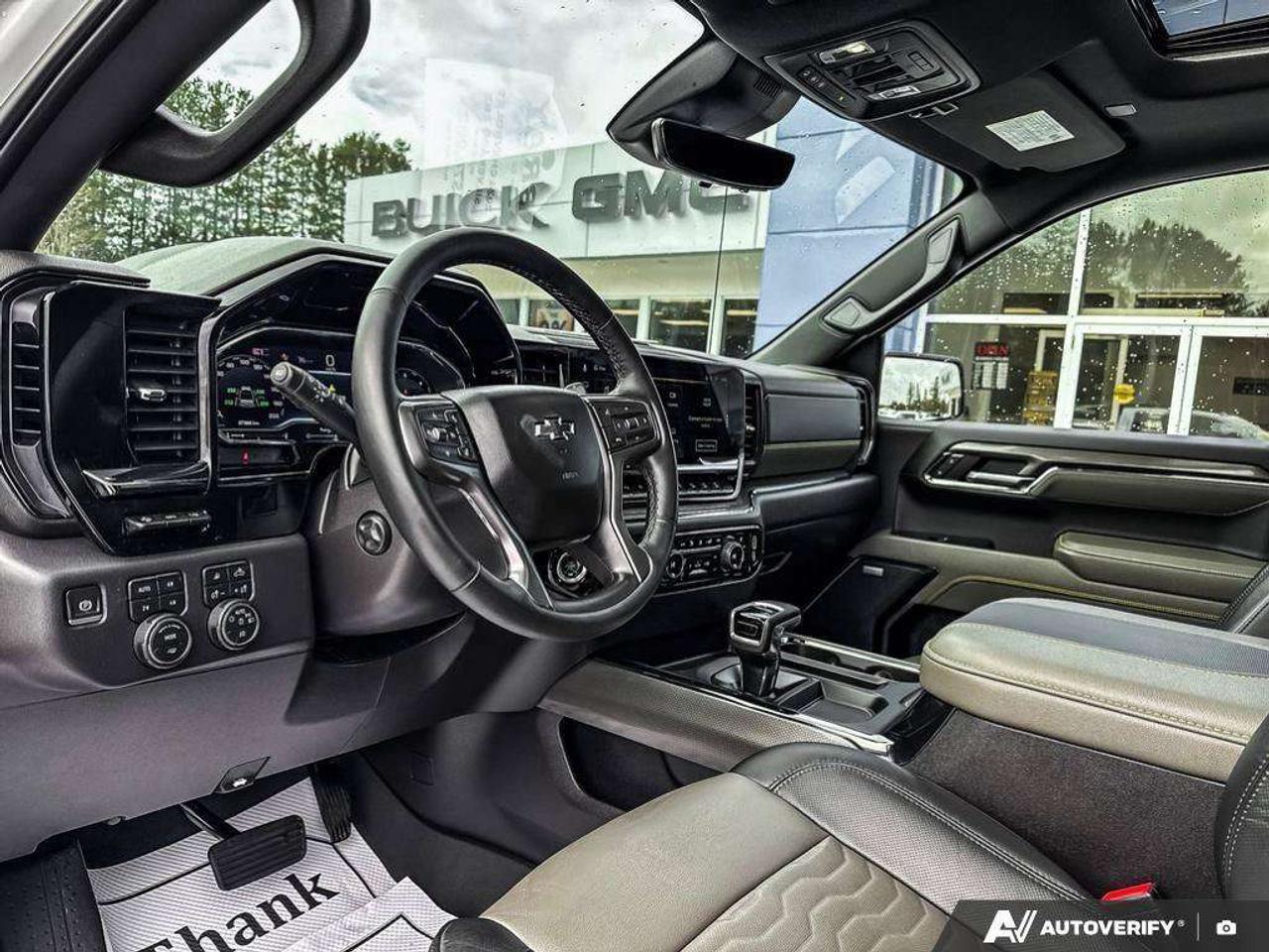 2024 Chevrolet Silverado 1500 BEDLINER. RUNNING BOARDS. TONNEAU COVER. HITCH GUIDANCE W/HITCH VIEW. TRAILERING PKG. HD SURROUND VISION. Photo