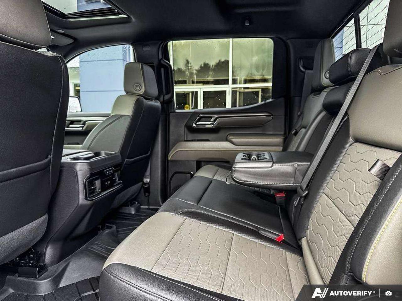 2024 Chevrolet Silverado 1500 BEDLINER. RUNNING BOARDS. TONNEAU COVER. HITCH GUIDANCE W/HITCH VIEW. TRAILERING PKG. HD SURROUND VISION. Photo