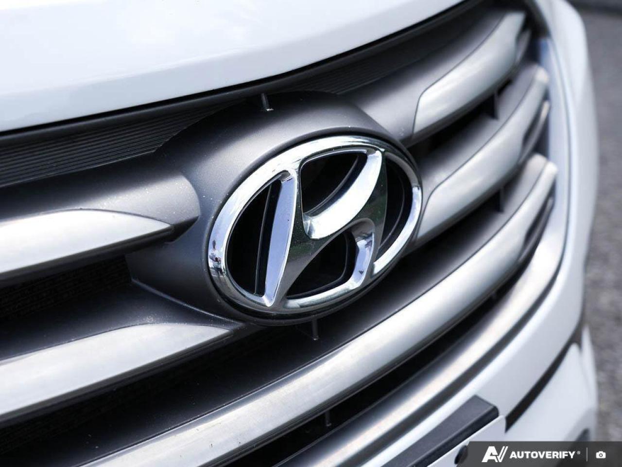 2018 Hyundai Santa Fe Sport LuxuryCERTIFIED AS-TRADED, NAV, BACKUP CAM, SUNROO Photo