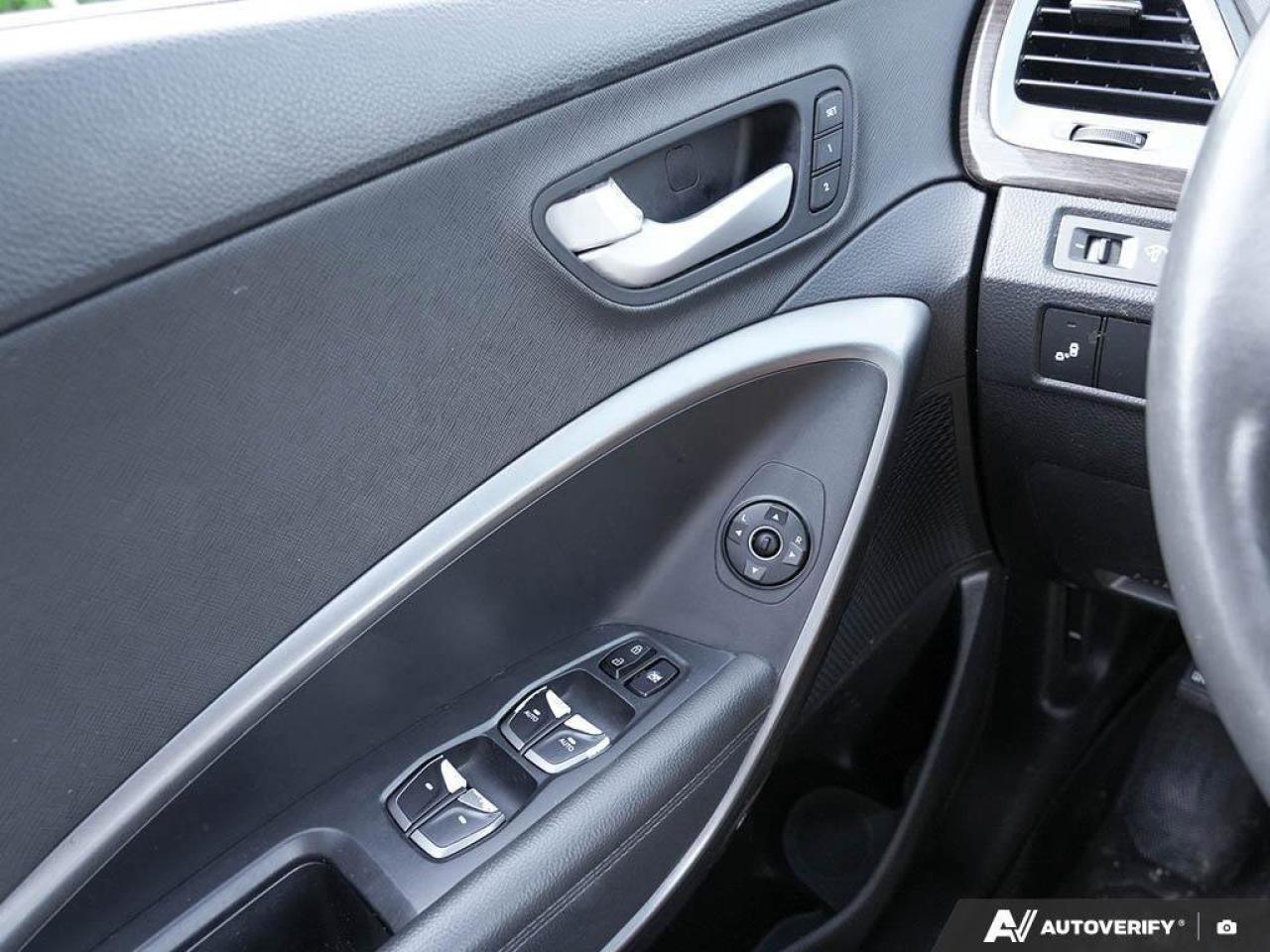 2018 Hyundai Santa Fe Sport LuxuryCERTIFIED AS-TRADED, NAV, BACKUP CAM, SUNROO Photo