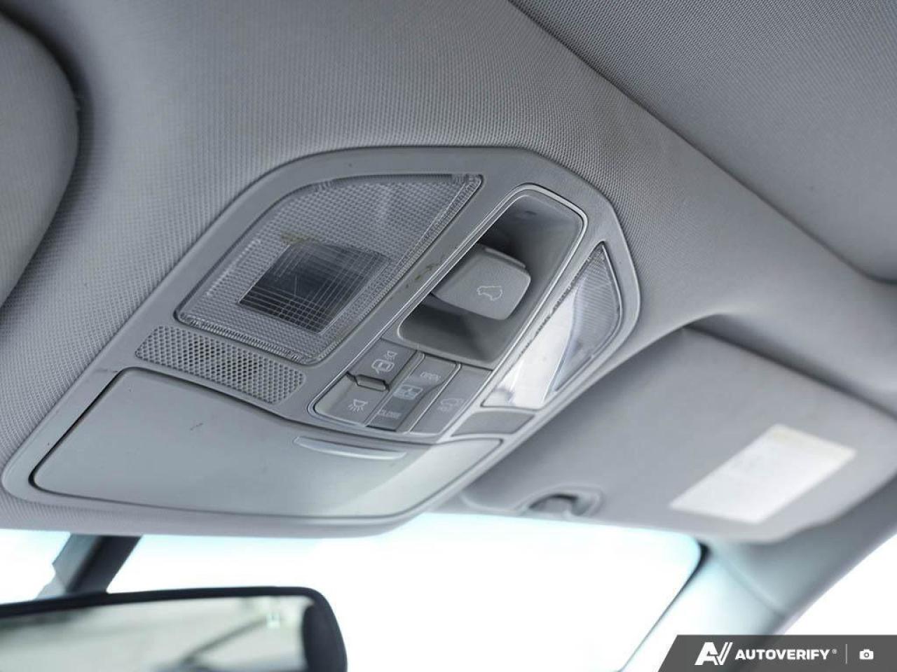 2018 Hyundai Santa Fe Sport LuxuryCERTIFIED AS-TRADED, NAV, BACKUP CAM, SUNROO Photo