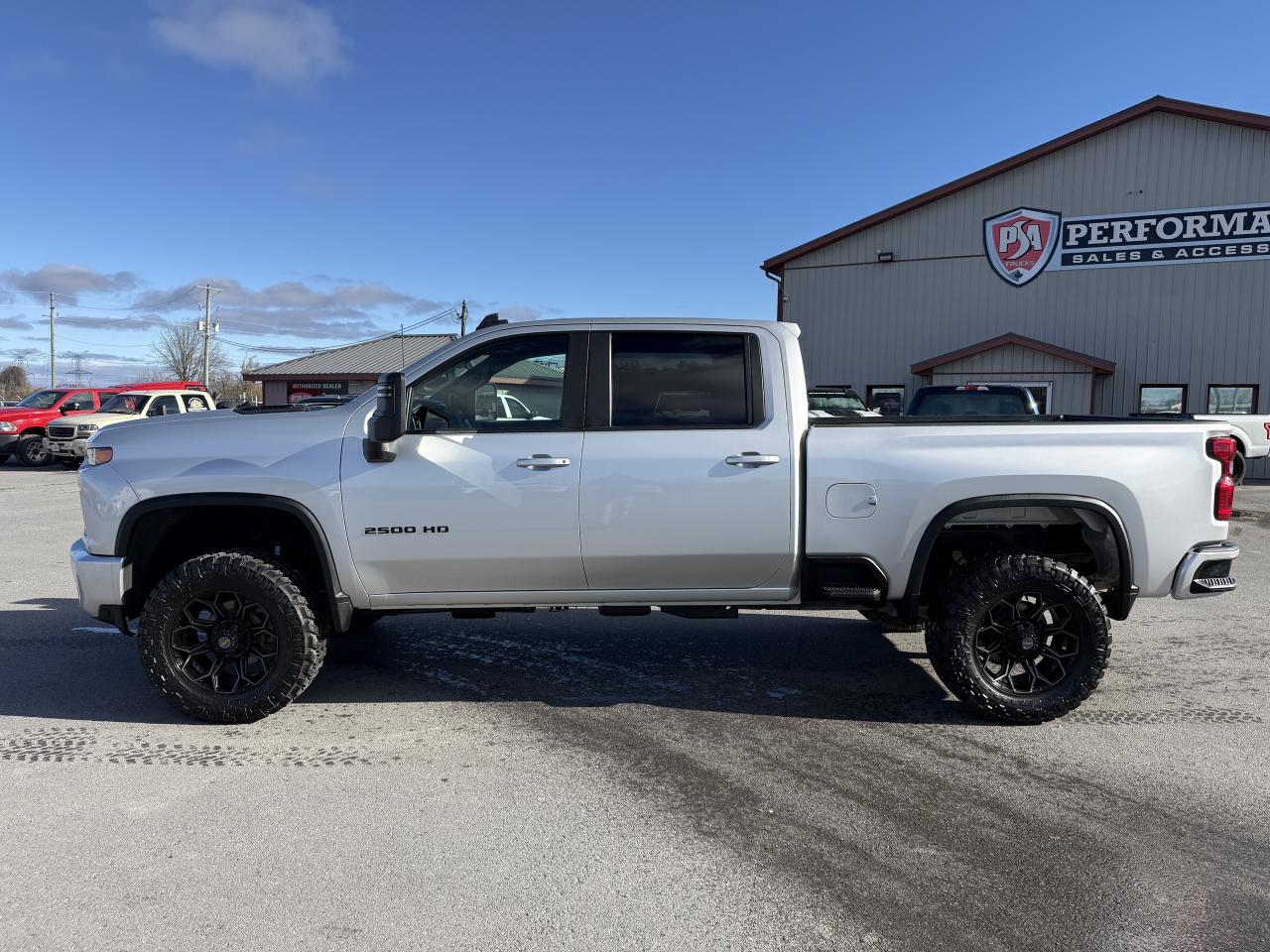 2021 Chevrolet SILVERADO 2500HD LT BDS LIFT/WHEEL/TIRE/LEATHER PKG!! Photo3