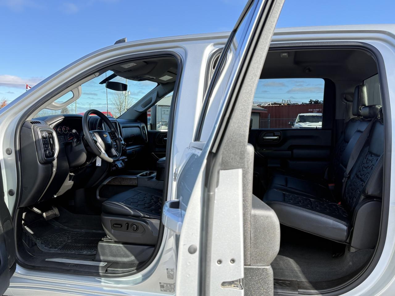 2021 Chevrolet SILVERADO 2500HD LT BDS LIFT/WHEEL/TIRE/LEATHER PKG!! Photo