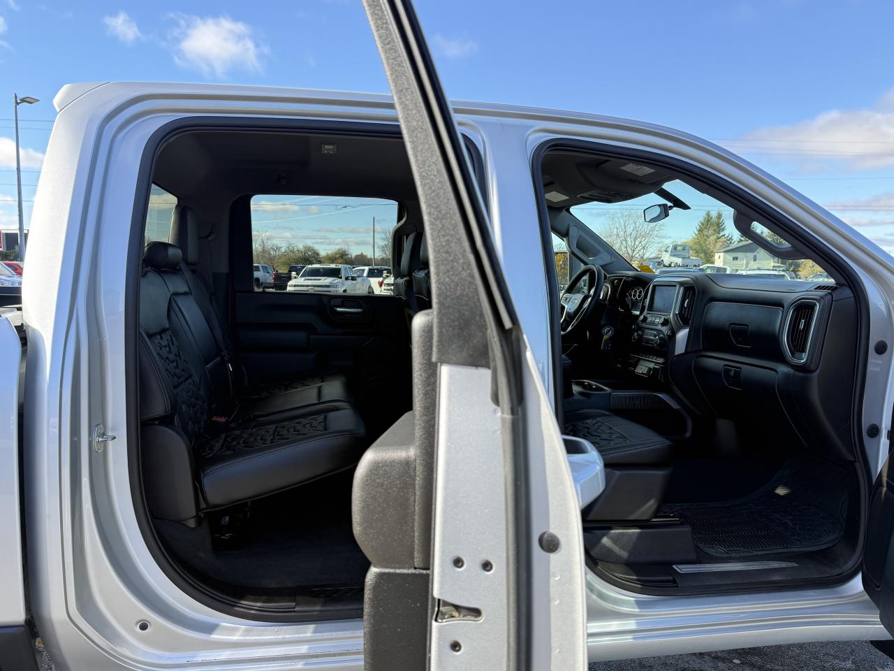 2021 Chevrolet SILVERADO 2500HD LT BDS LIFT/WHEEL/TIRE/LEATHER PKG!! Photo