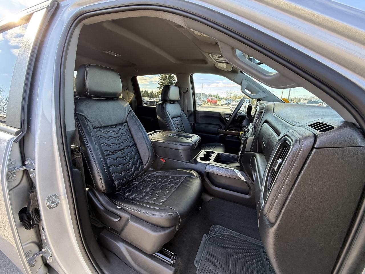 2021 Chevrolet SILVERADO 2500HD LT BDS LIFT/WHEEL/TIRE/LEATHER PKG!! Photo