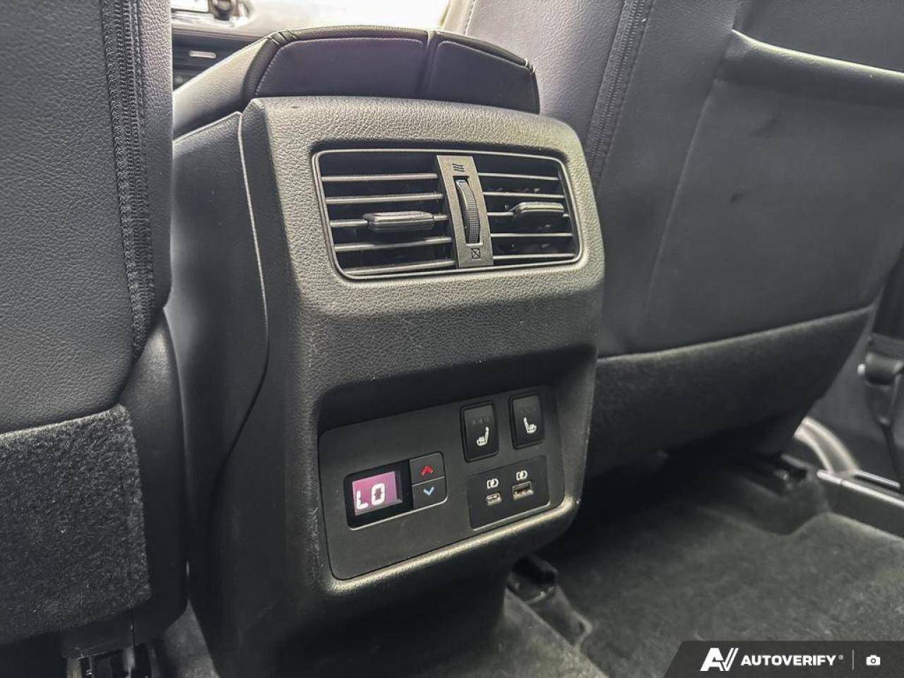 2023 Nissan Rogue SL Photo