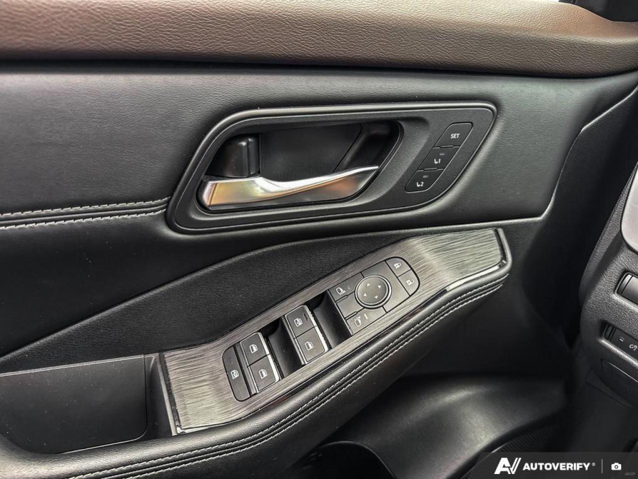 2023 Nissan Rogue SL Photo