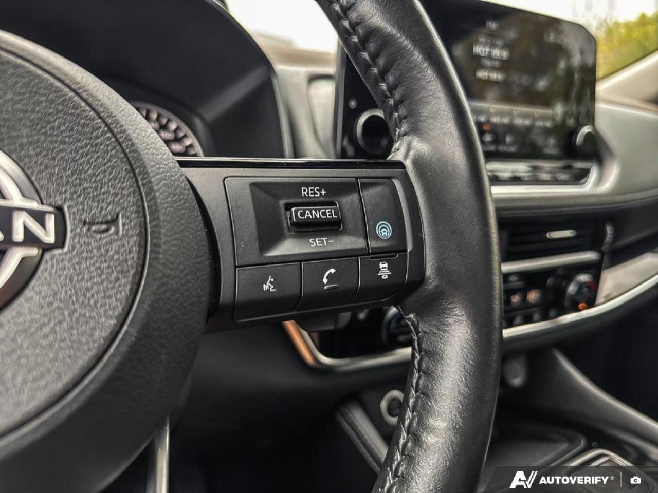 2023 Nissan Rogue SL Photo