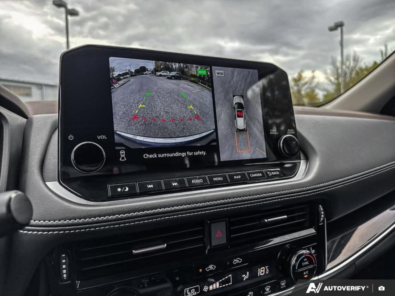 2023 Nissan Rogue SL Photo