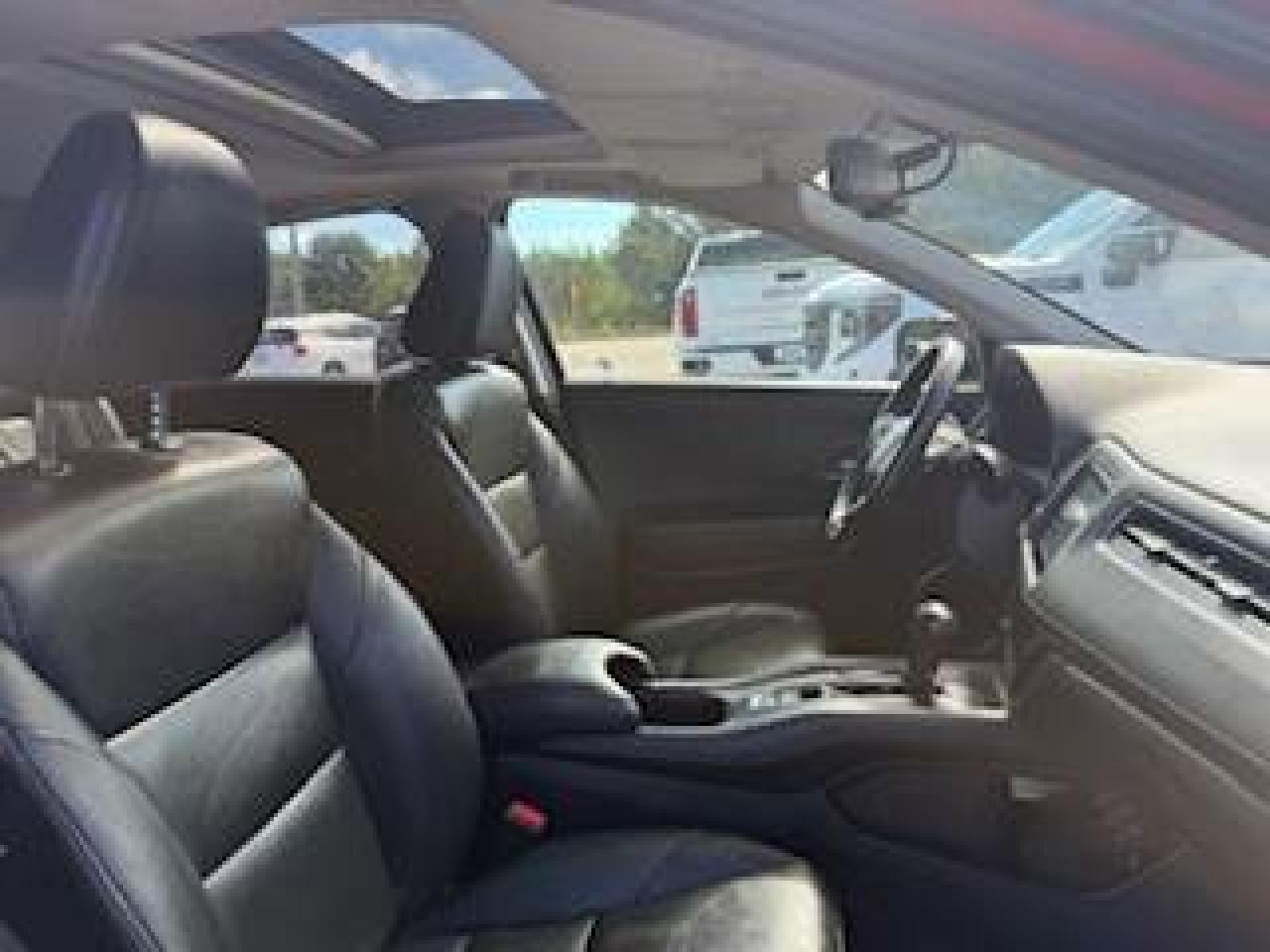 2017 Honda HR-V EX-L   AS IS   AS TRADED, NEEDS SOME LOVE. Photo