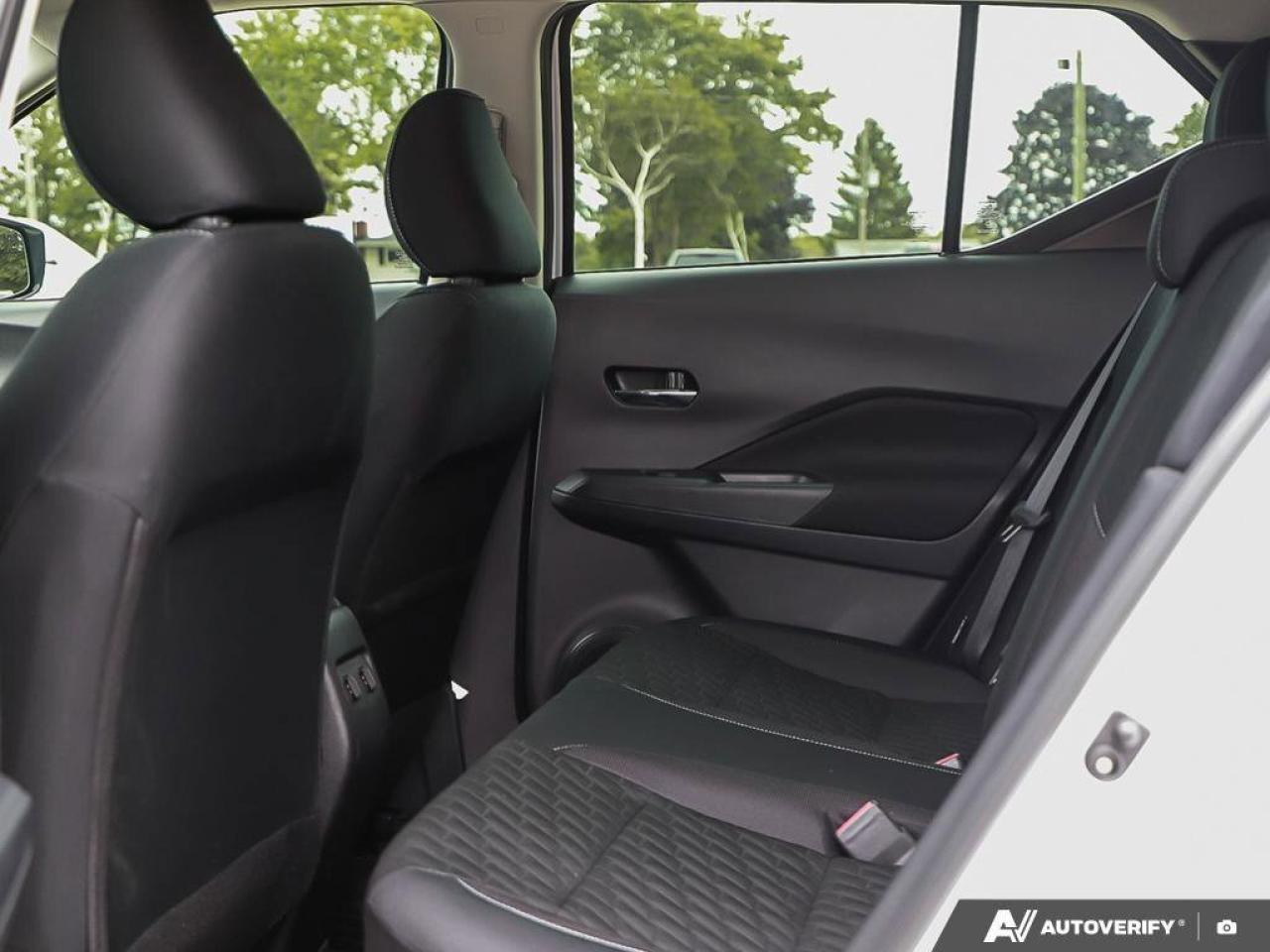 2023 Nissan Kicks SVONE-OWNER, ACCIDENT-FREE, FWD, CARPLAY, HTD SEAT Photo