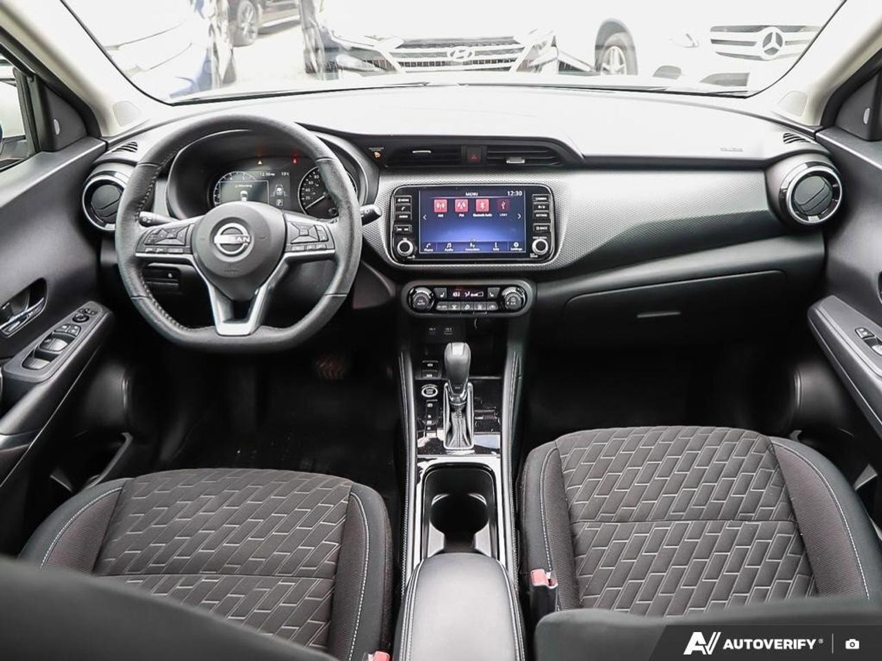 2023 Nissan Kicks SVONE-OWNER, ACCIDENT-FREE, FWD, CARPLAY, HTD SEAT Photo