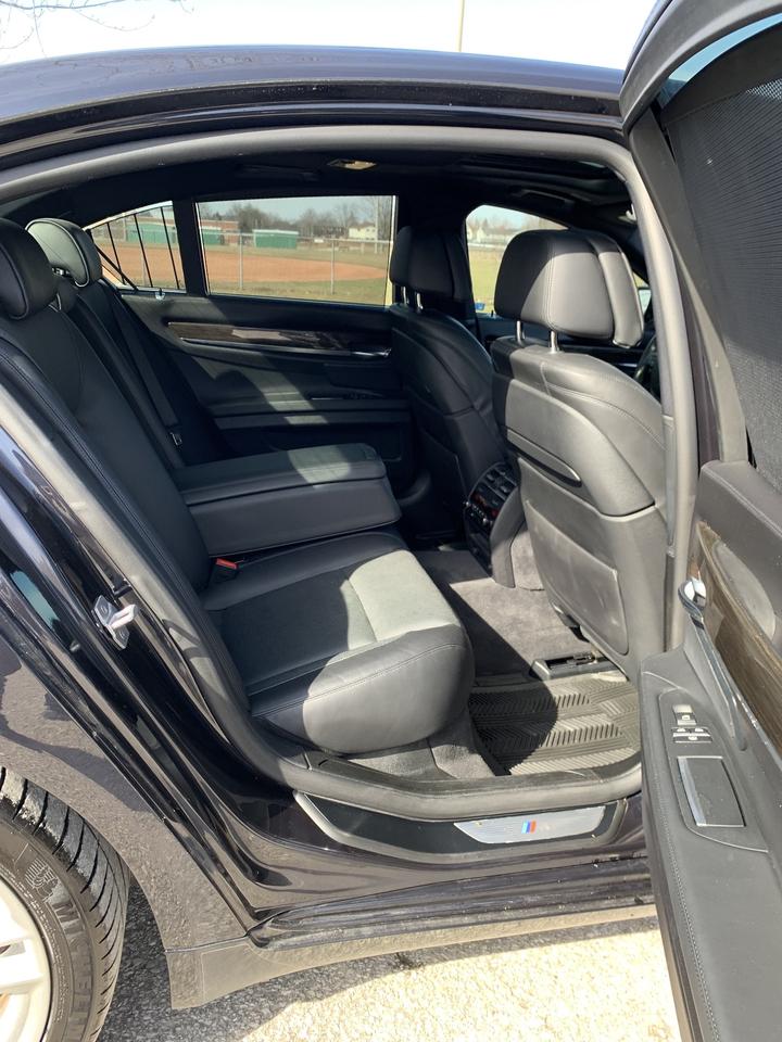 2014 BMW 750i xDrive M PACK TECH & PREM PACK NO WARRANTY FINANCE Photo