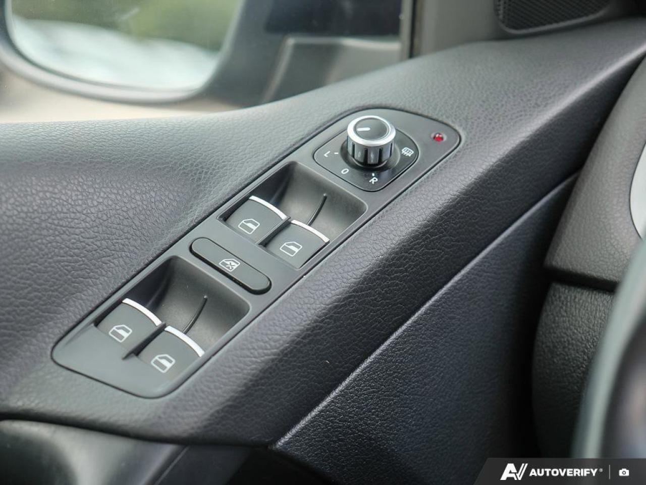 2014 Volkswagen Tiguan HighlineCERTIFIED AS-TRADED, ACCIDENT-FREE, AWD, L Photo