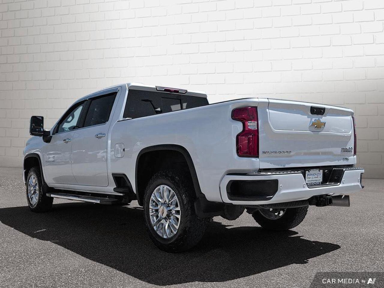 2023 Chevrolet SILVERADO 2500HD High CountryHigh Country   Trailer Brake Controlle Photo