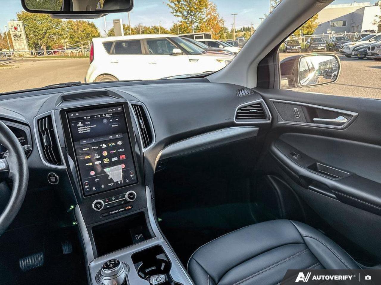 2022 Ford Edge SEL Photo