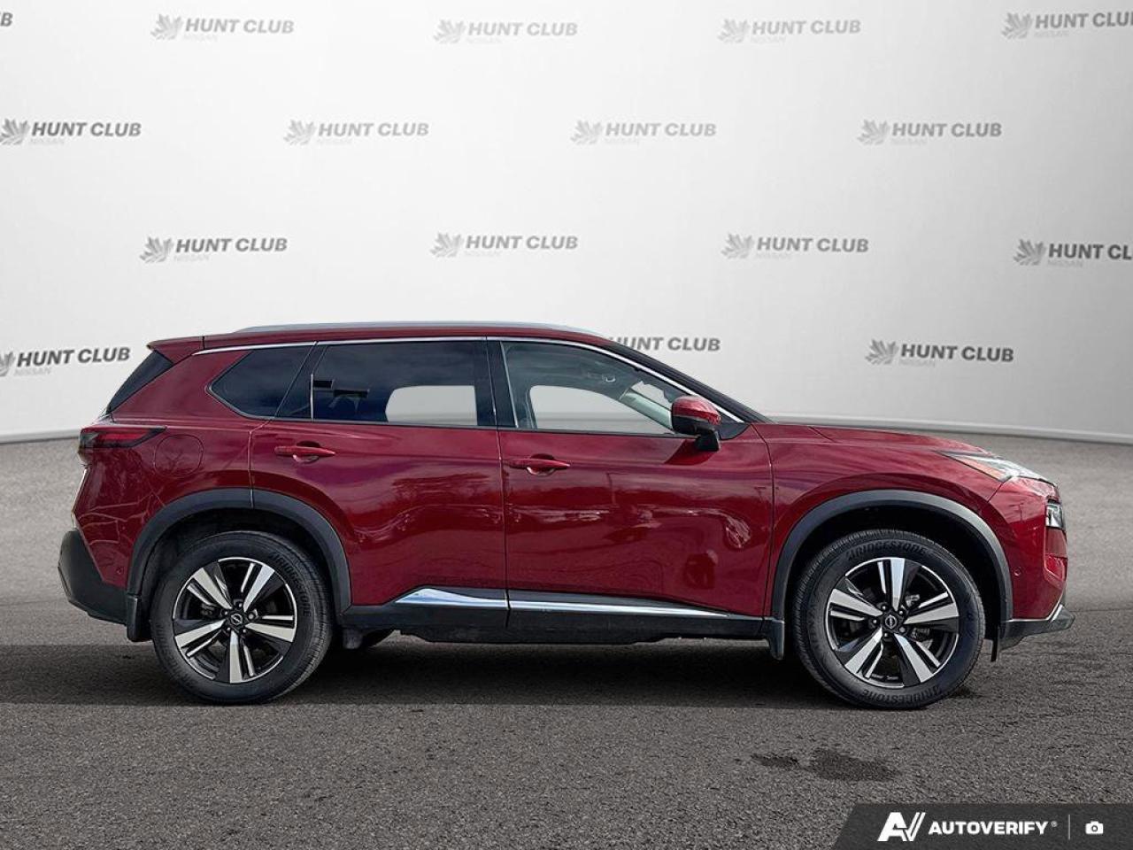 2023 Nissan Rogue SL Photo