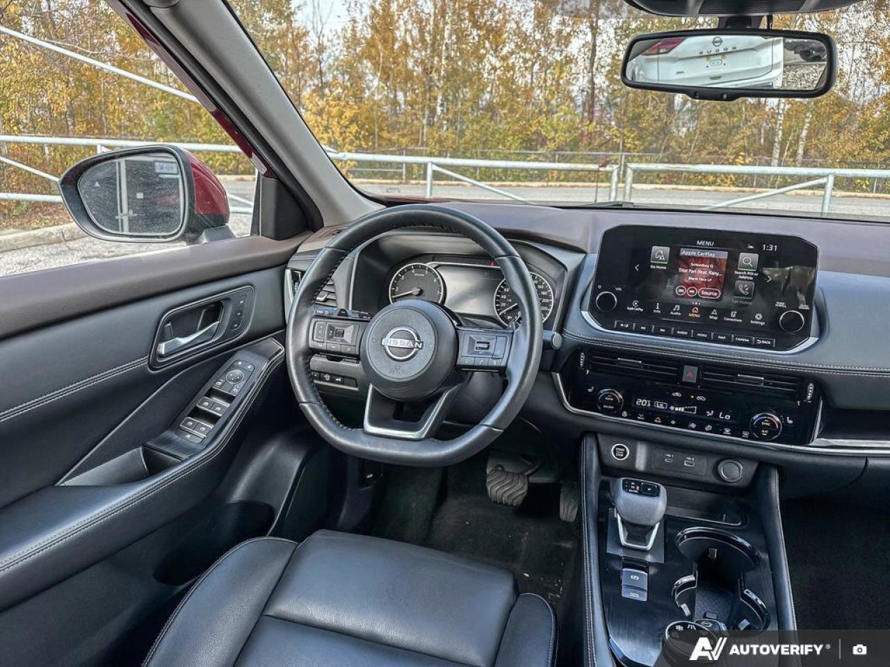 2023 Nissan Rogue SL Photo