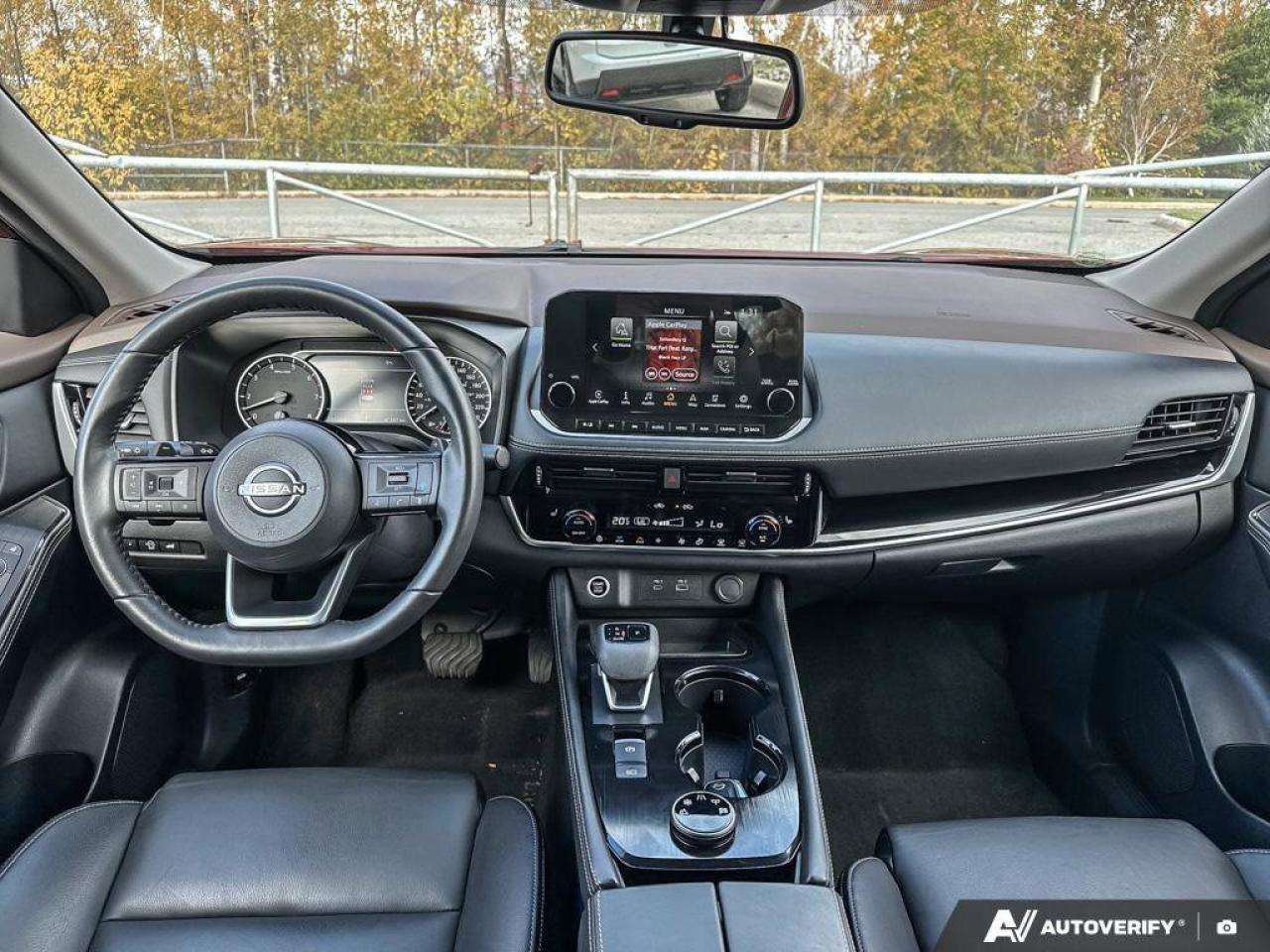 2023 Nissan Rogue SL Photo