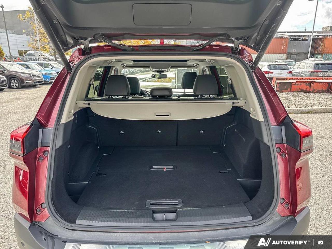 2023 Nissan Rogue SL Photo