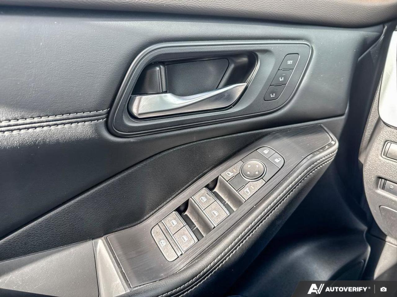 2023 Nissan Rogue SL Photo