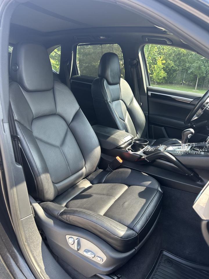 2017 Porsche Cayenne S NO ACCIDENTS PREM PLUS SPORT CHORNO FINANCING Photo